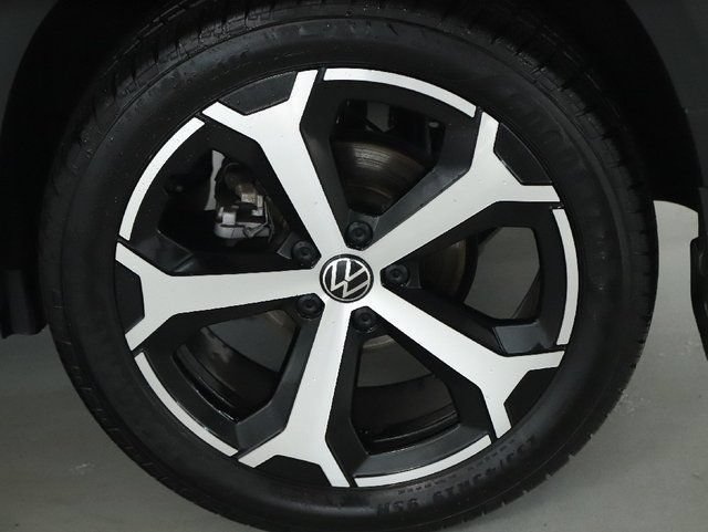 Certified 2025 Volkswagen Taos SEL AWD/4WD image 41