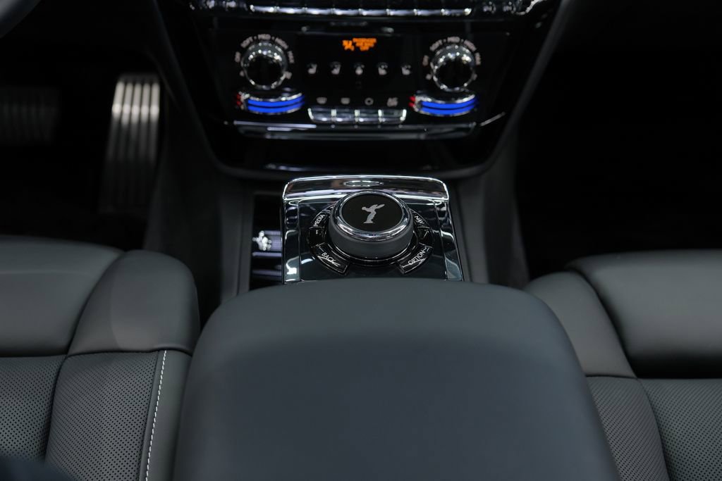Used 2026 Rolls-Royce Phantom Sedan image 56