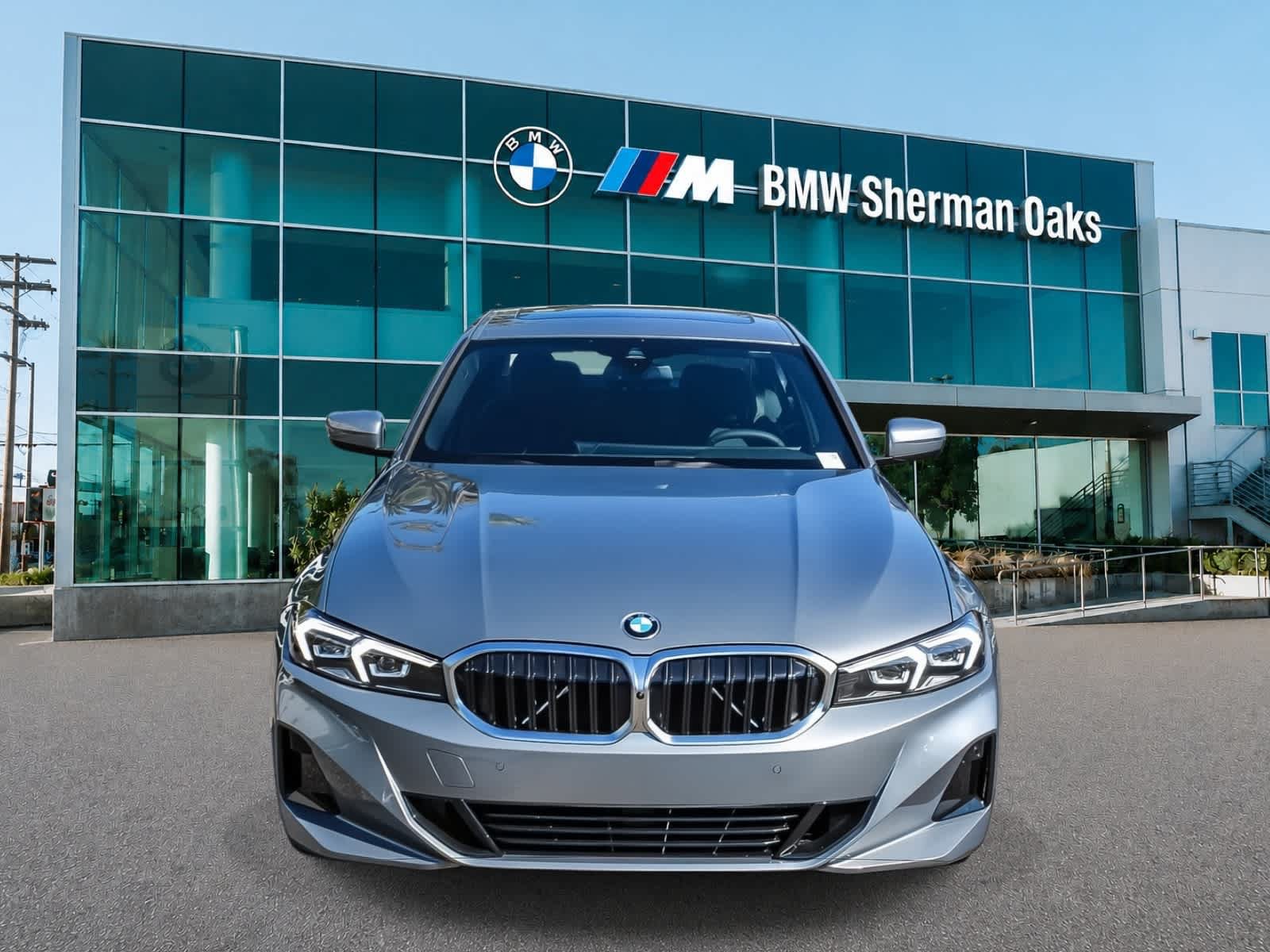 New 2026 BMW 330i Sedan w/ Convenience Package RWD image 2