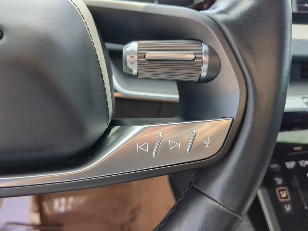 Used 2024 Lucid Air Touring AWD/4WD image 28