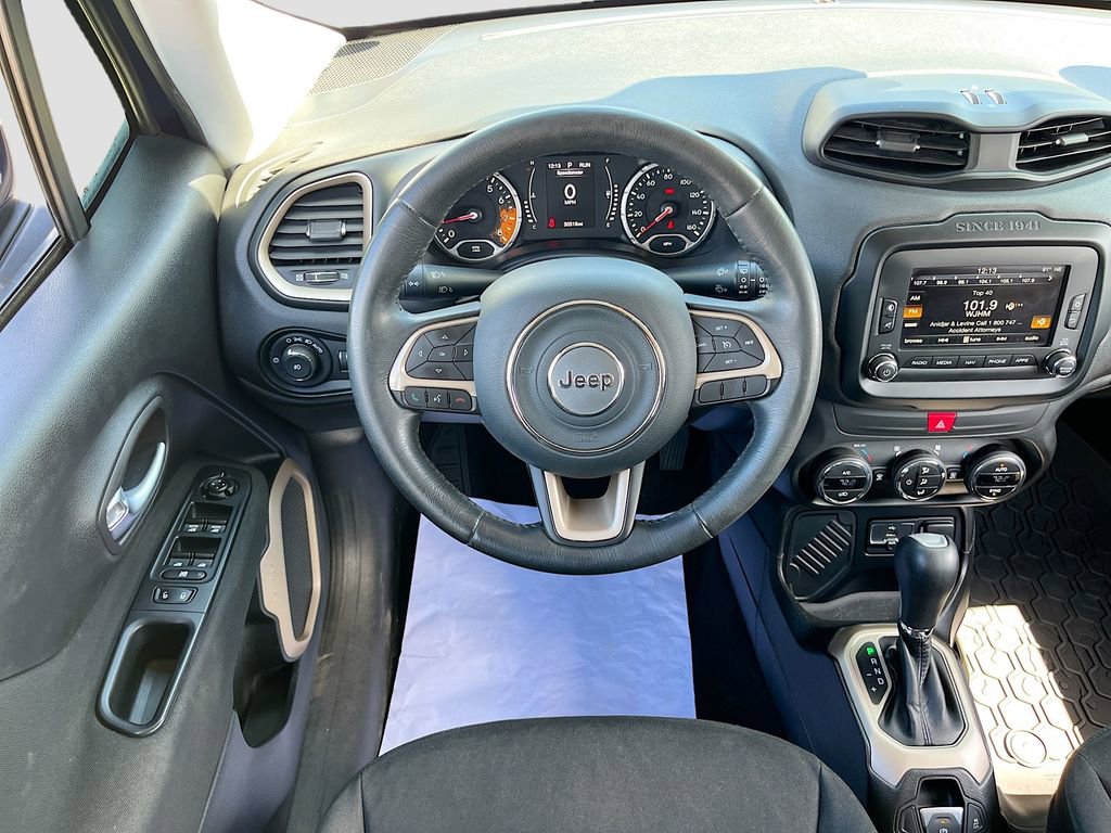 Certified 2016 Jeep Renegade Latitude image 20