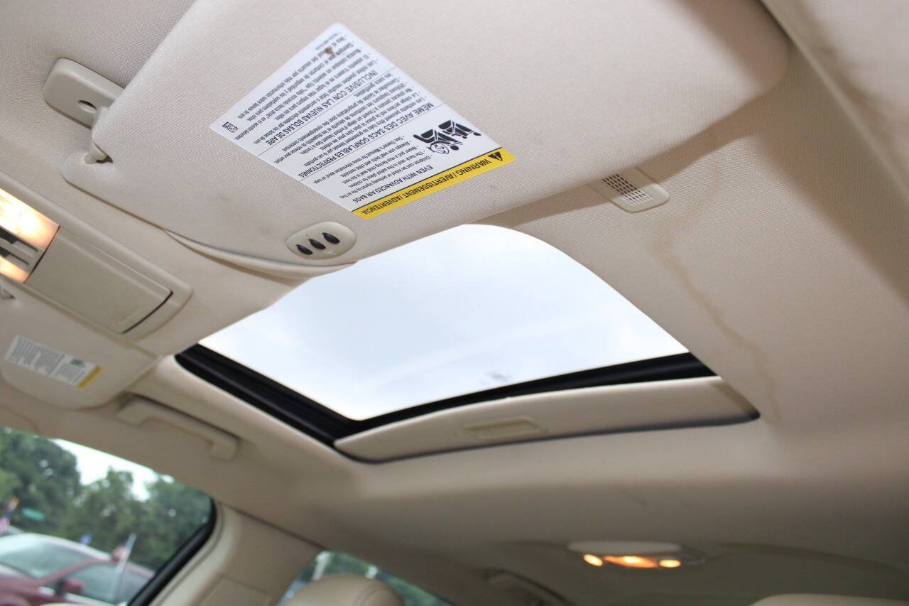 Used 2013 Ford Taurus Limited FWD image 19