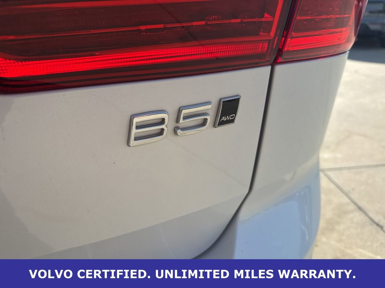 Certified 2024 Volvo XC60 B5 Plus w/ Protection Package Premier image 8