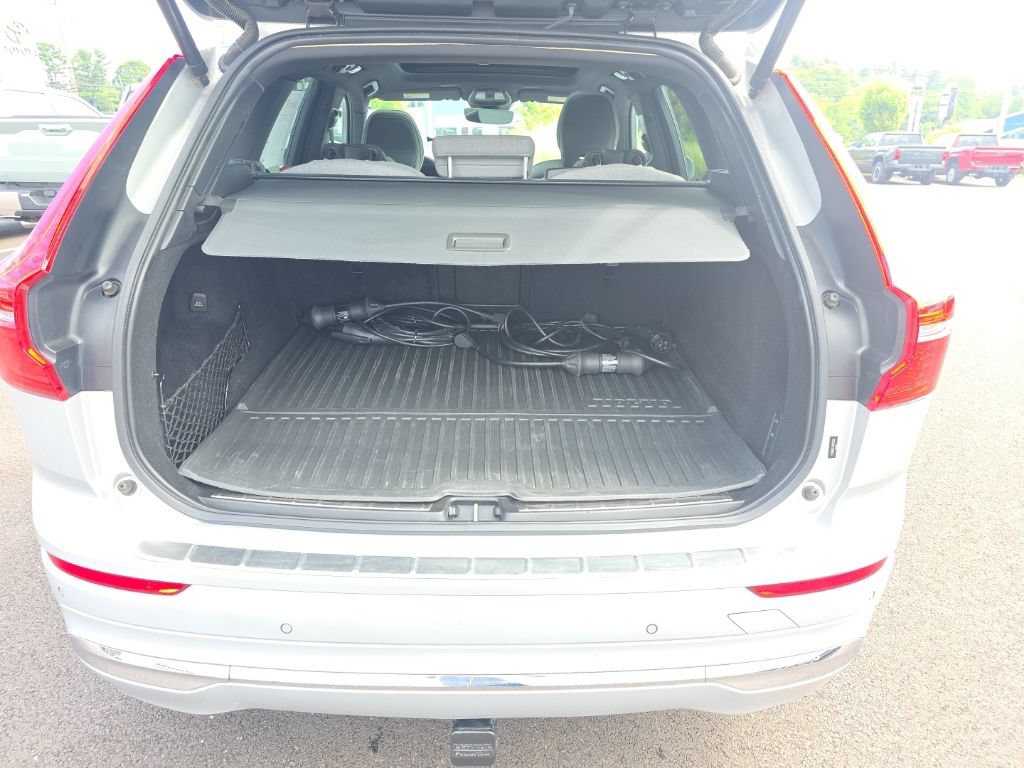 Used 2022 Volvo XC60 T8 Inscription w/ Advanced Package AWD/4WD image 6