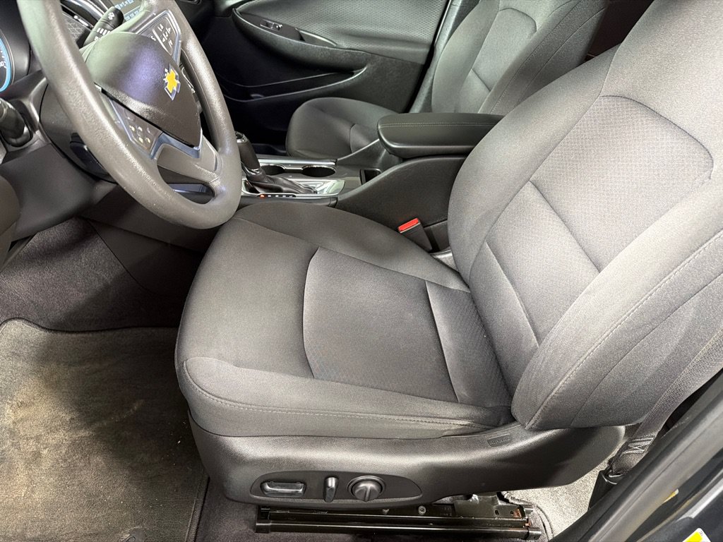 Used 2018 Chevrolet Malibu LT FWD image 12