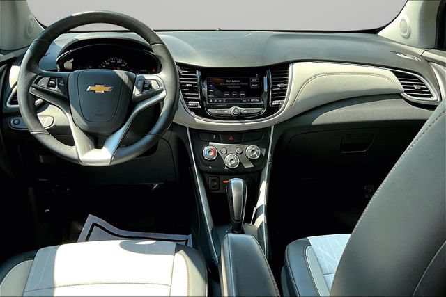 Used 2022 Chevrolet Trax LT w/ LT Convenience Package AWD/4WD image 15