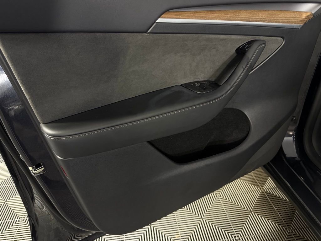 Used 2024 Tesla Model Y Long Range image 24