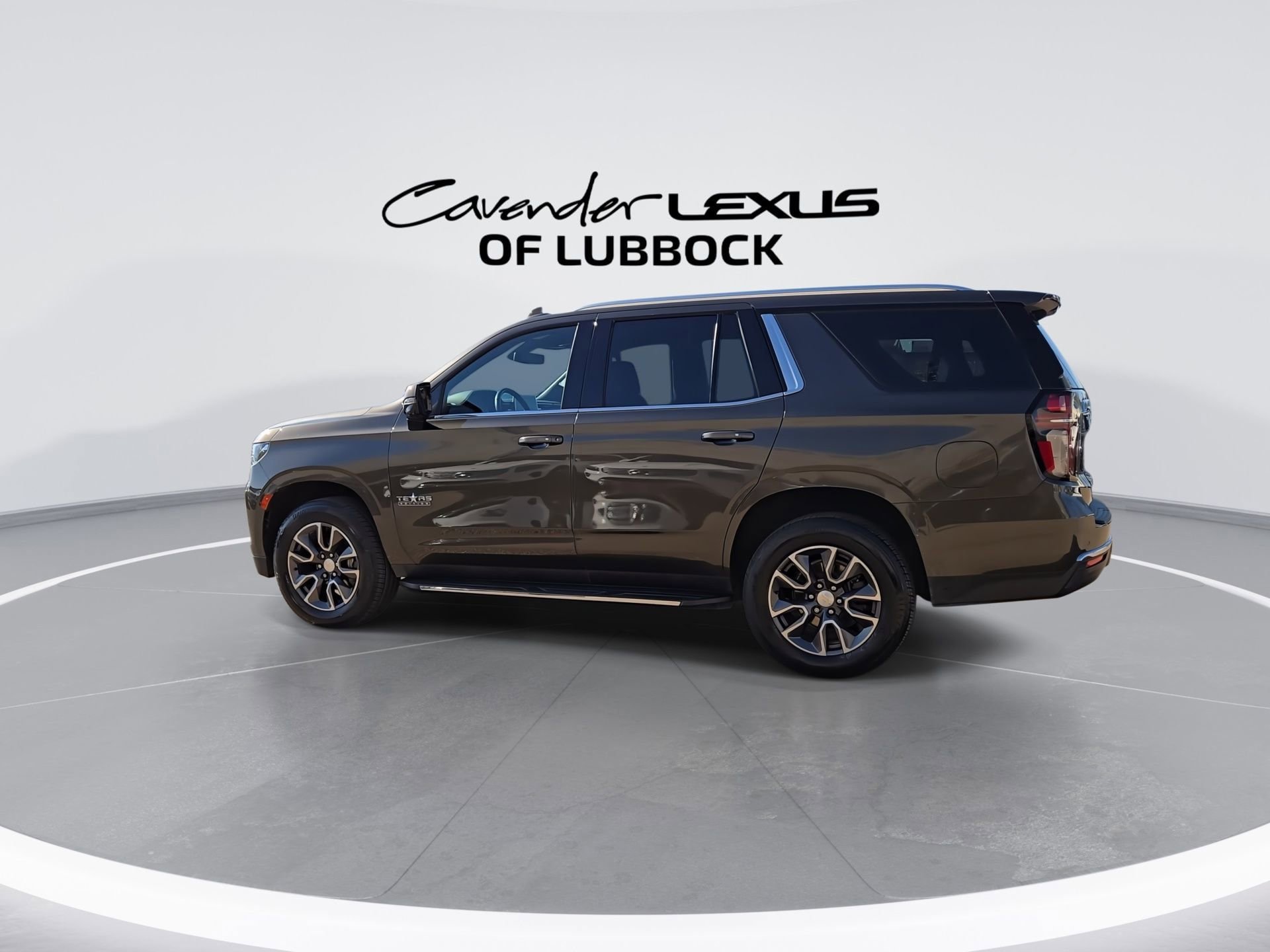 Used 2021 Chevrolet Tahoe LT w/ Luxury Package AWD/4WD image 6