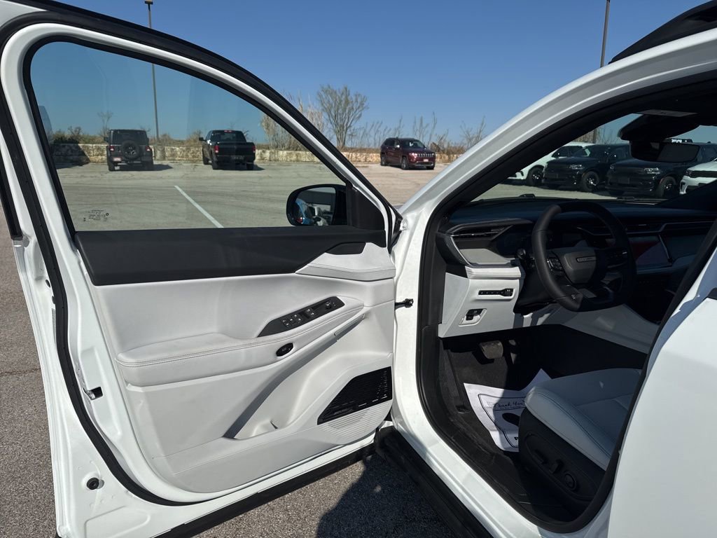 New 2026 Jeep Cherokee Limited image 11