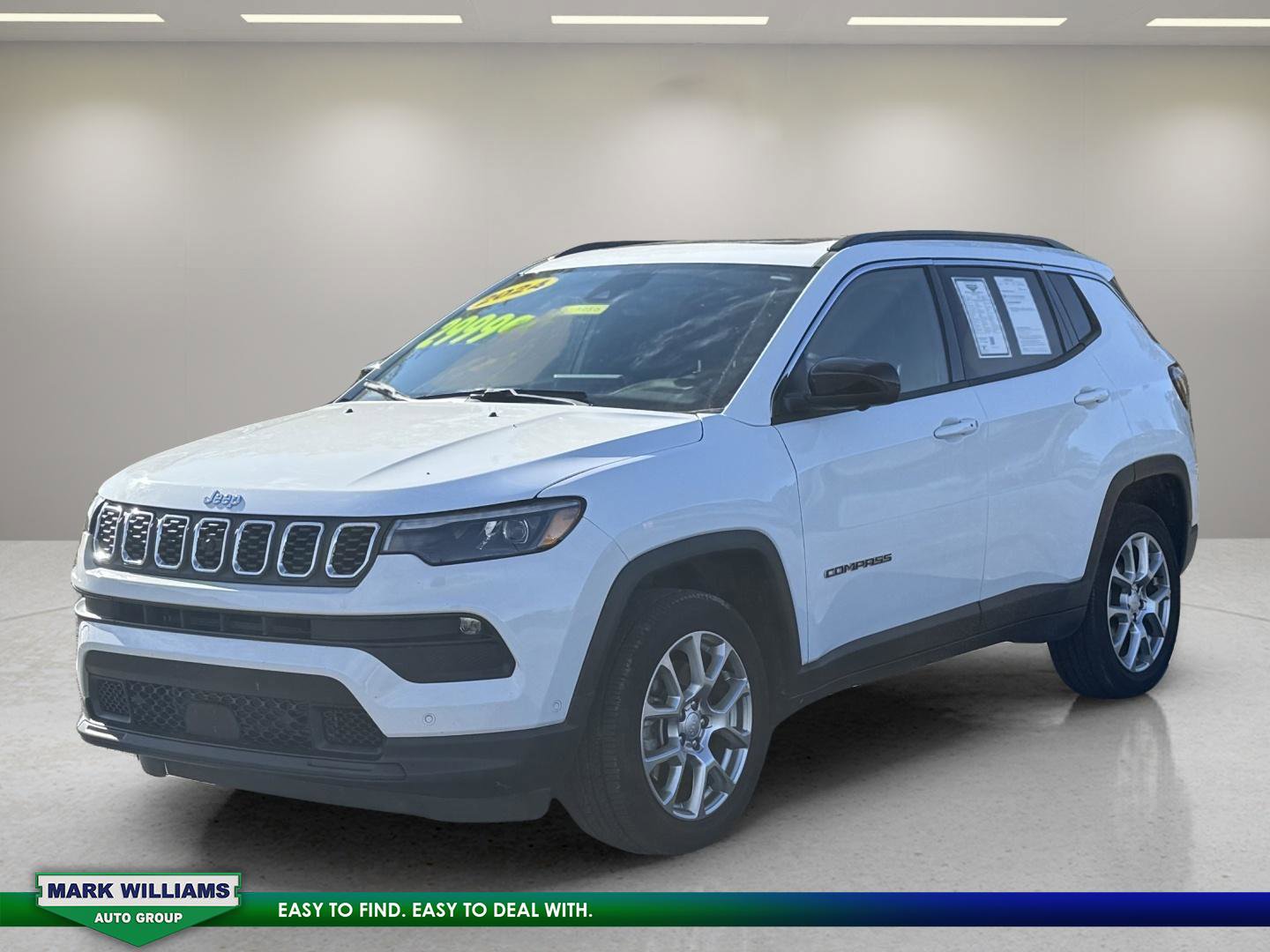 Used 2024 Jeep Compass Latitude w/ Sun and Sound Group image 2