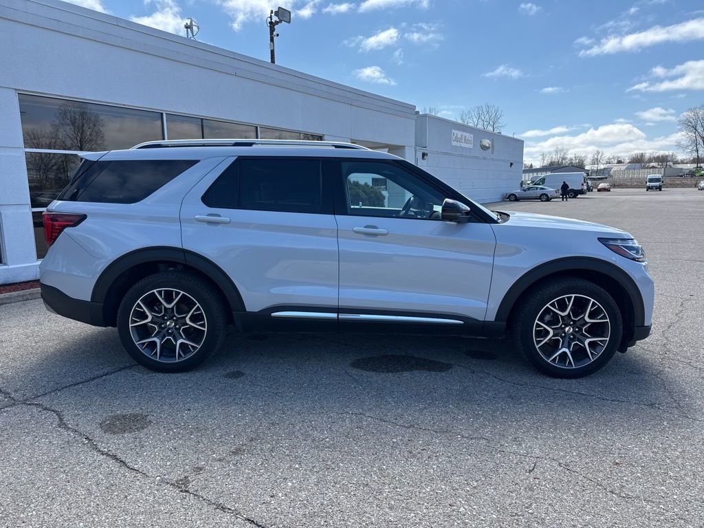 Used 2025 Ford Explorer Platinum w/ Ultimate Package image 2