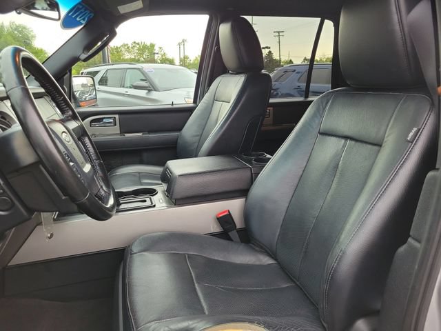 Used 2017 Ford Expedition XLT w/ Equipment Group 201A AWD/4WD image 9