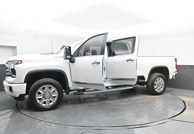 Used 2025 Chevrolet Silverado 2500 High Country w/ Technology Package AWD/4WD image 53