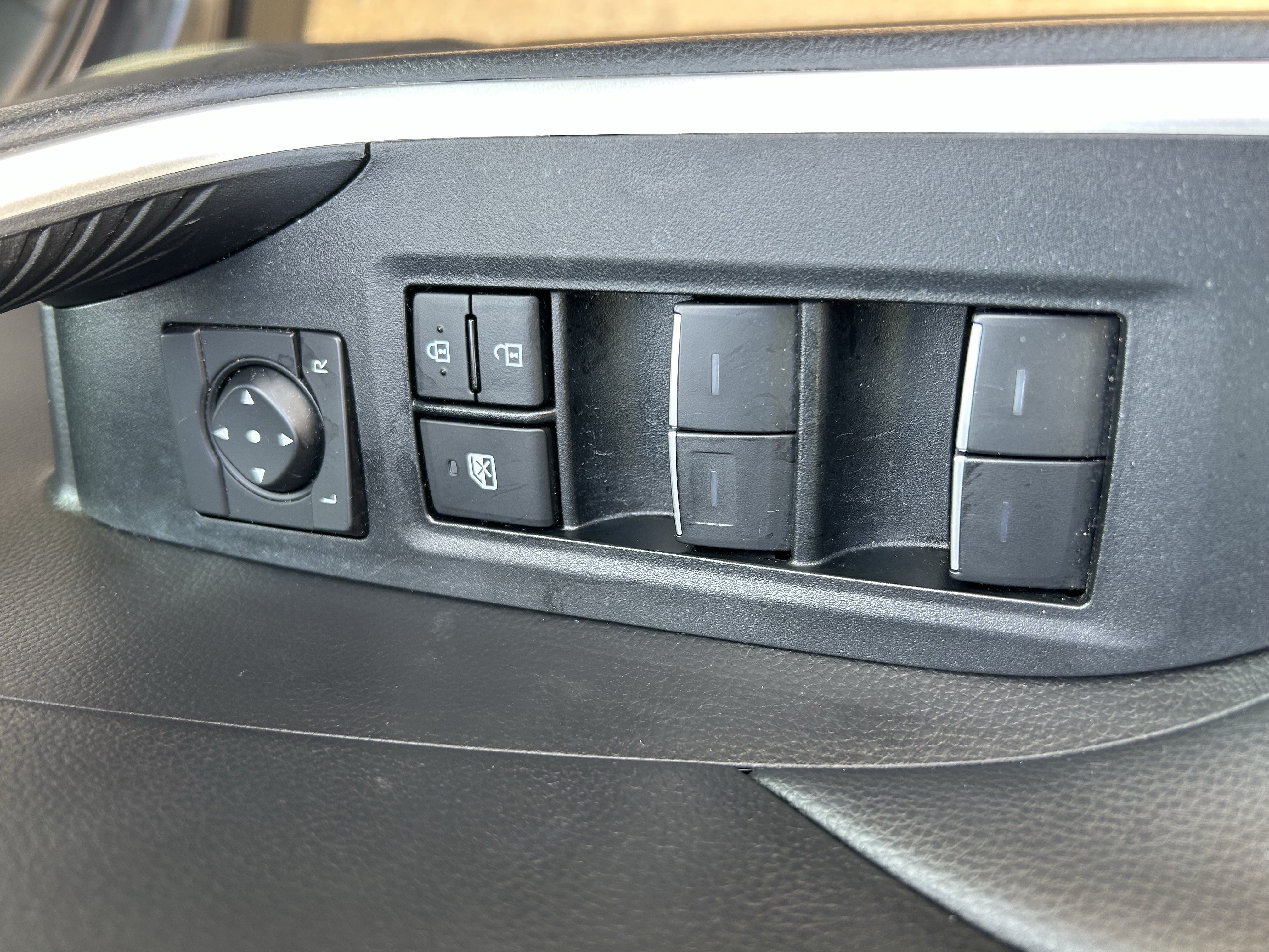 Certified 2025 Toyota RAV4 XLE FWD image 16
