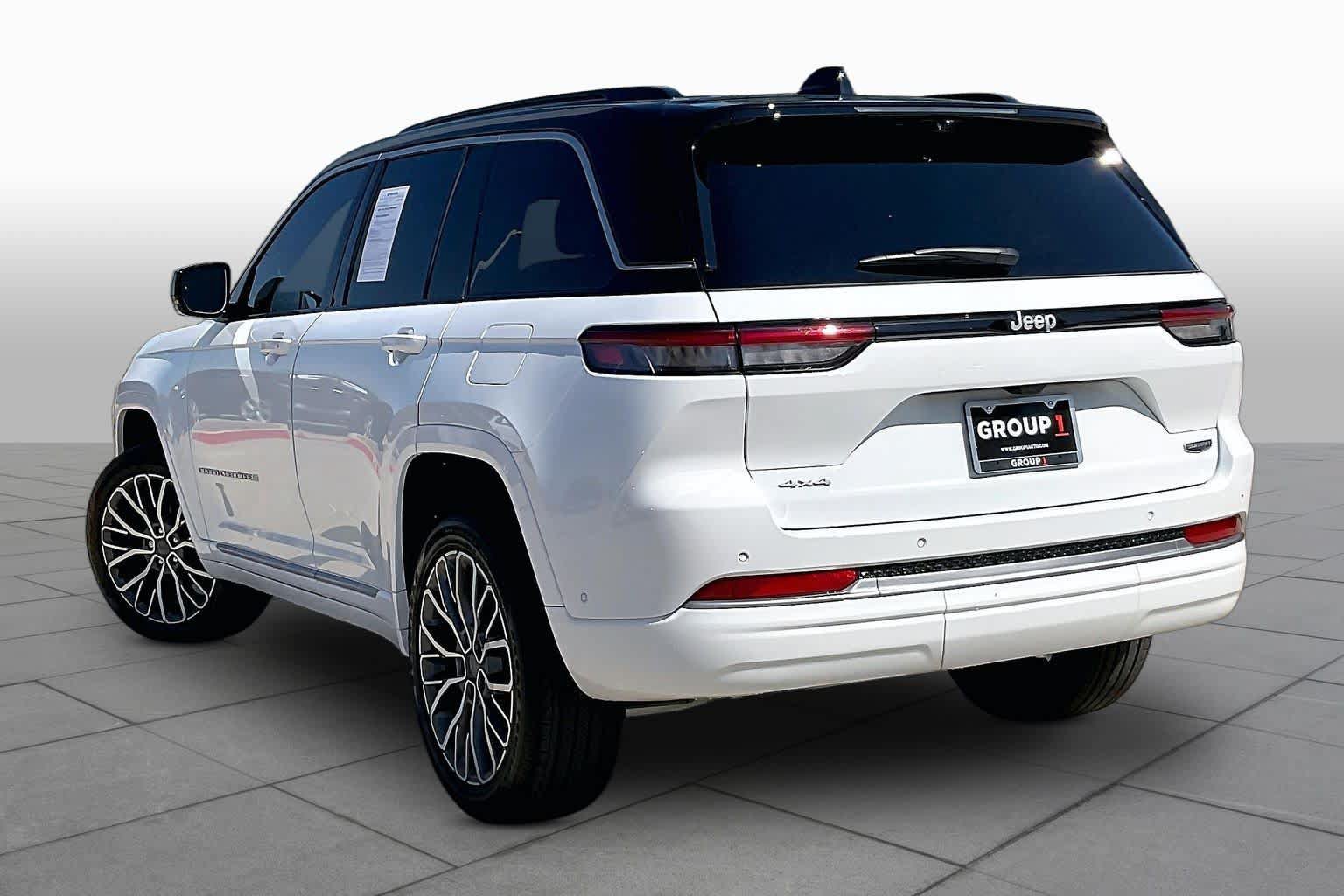 Used 2026 Jeep Grand Cherokee Summit w/ Adv Protech Group IV AWD/4WD image 12