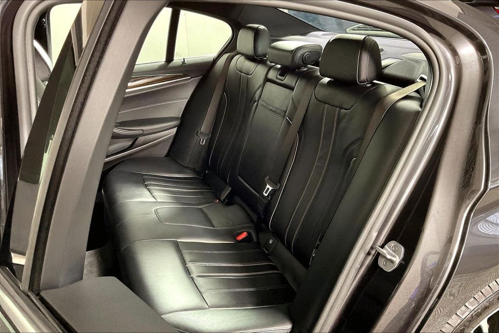 Used 2019 BMW 530e image 25
