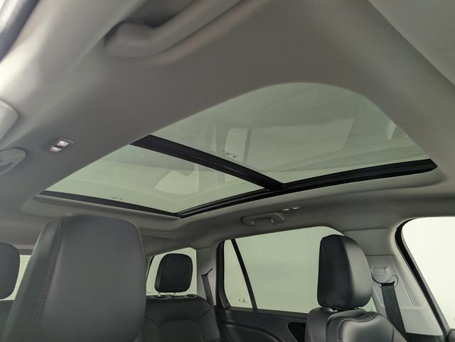 Used 2025 Lincoln Aviator AWD w/ Jet Appearance Package image 25