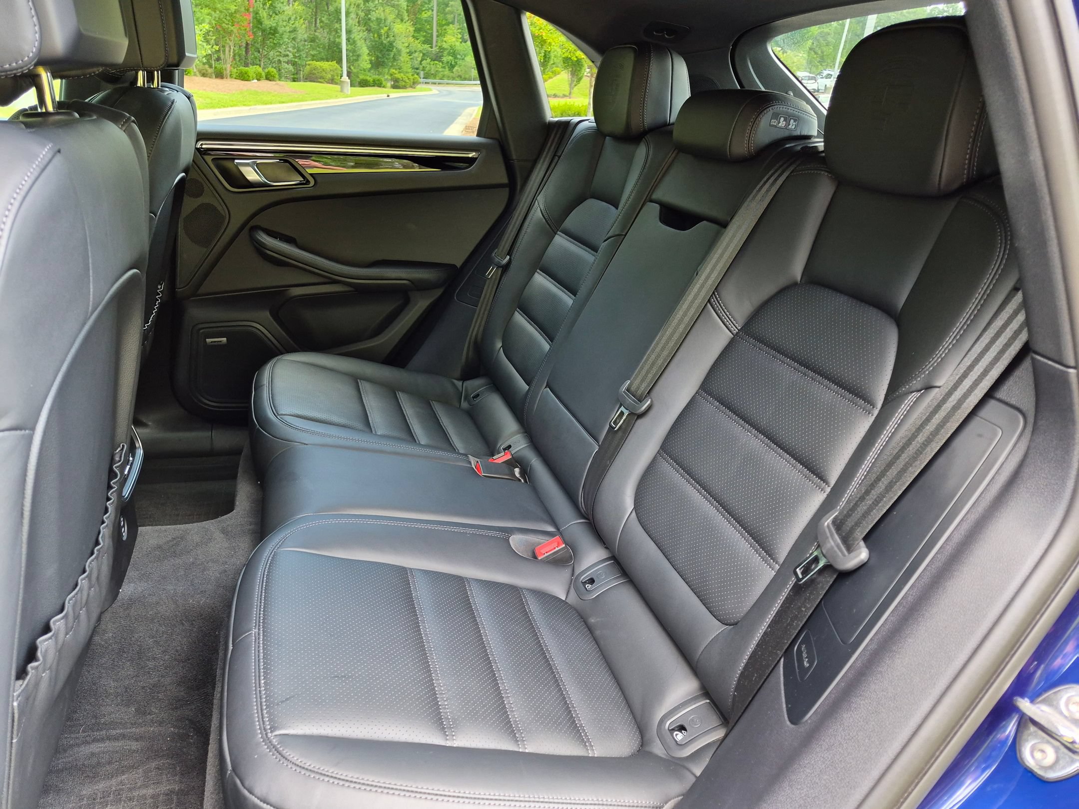 Certified 2026 Porsche Macan AWD/4WD image 25