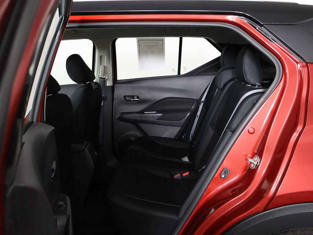 Used 2024 Nissan Kicks SV image 28