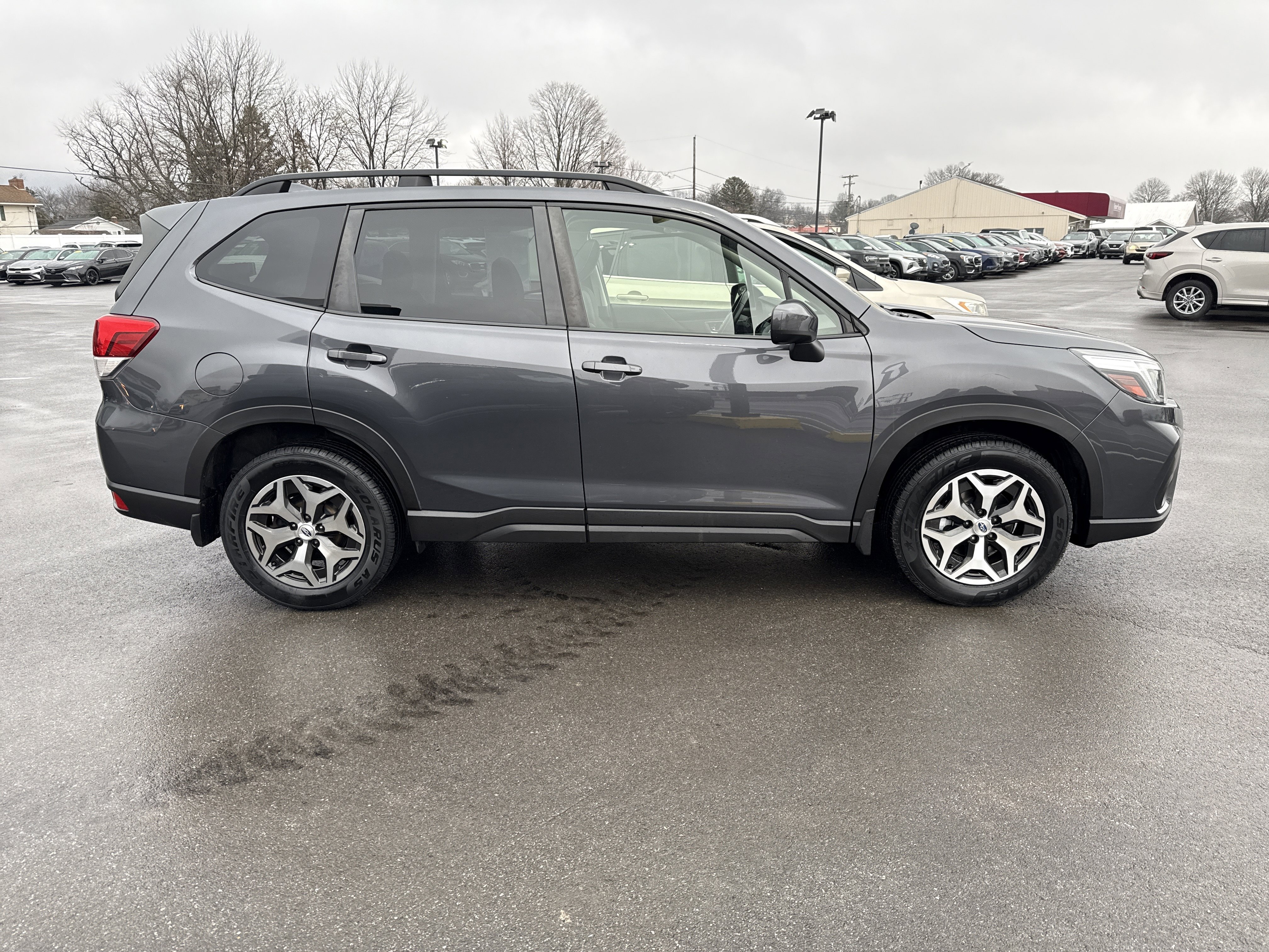 Used 2021 Subaru Forester Premium image 2