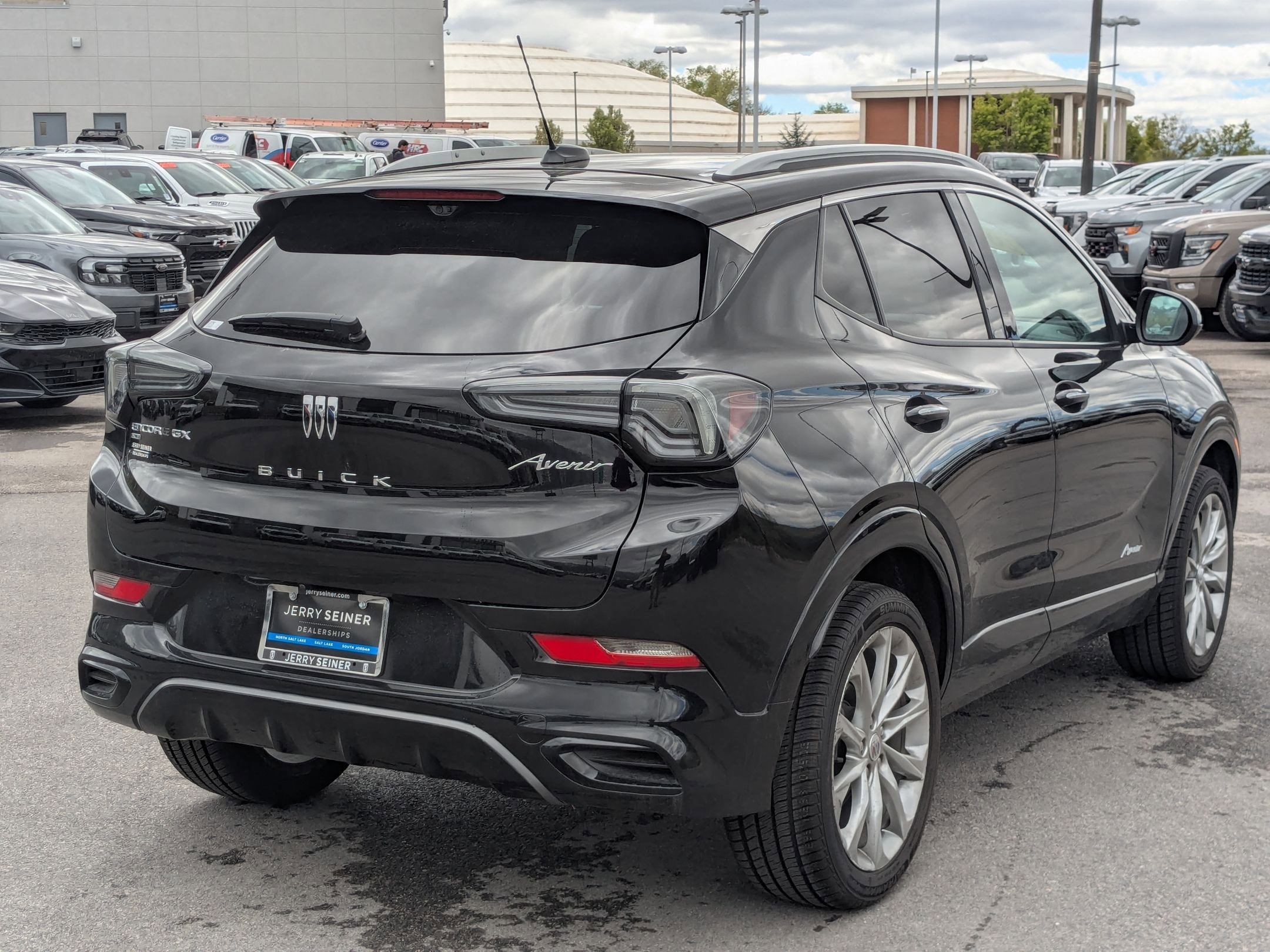 Certified 2024 Buick Encore GX Avenir w/ Avenir Technology Package image 6