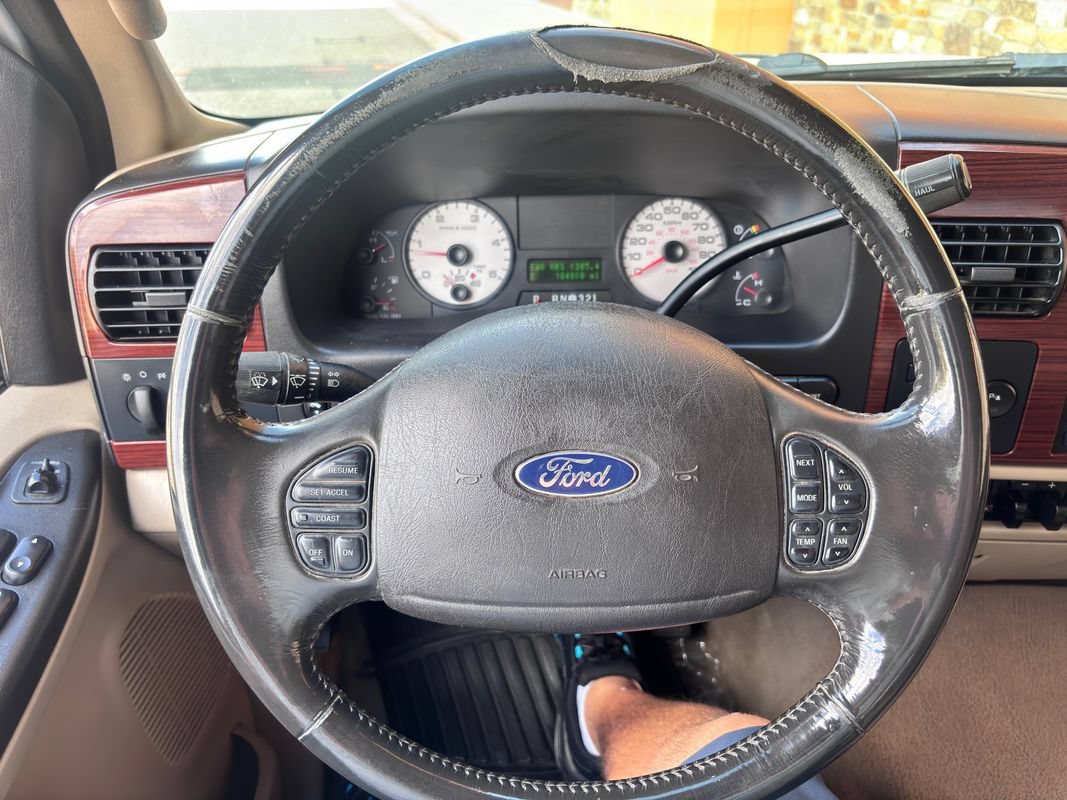 Used 2005 Ford F350 Lariat AWD/4WD image 12