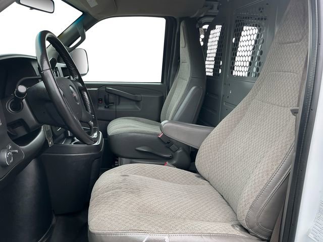 Used 2023 GMC Savana 3500 Extended w/ Driver Convenience Package image 16