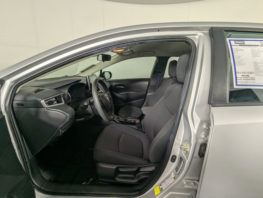 Used 2020 Toyota Corolla LE image 10
