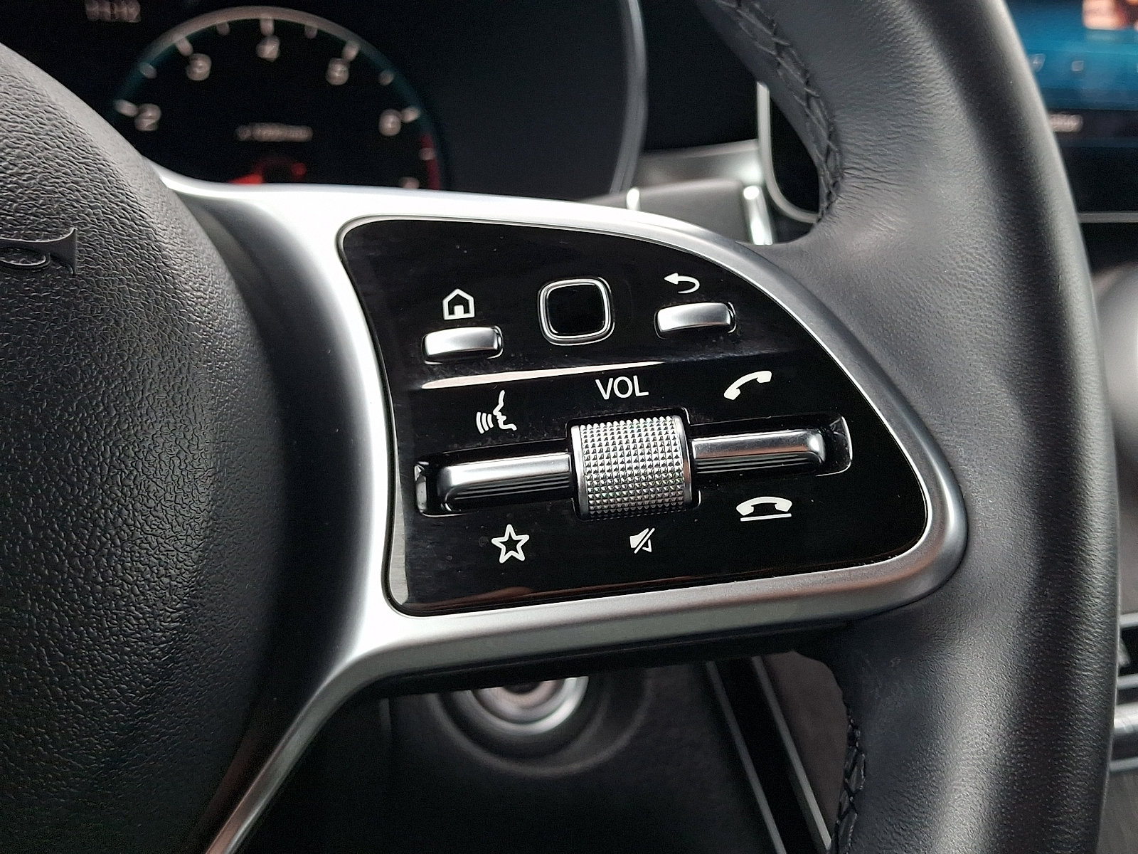 Used 2022 Mercedes-Benz GLC 300 4MATIC image 24