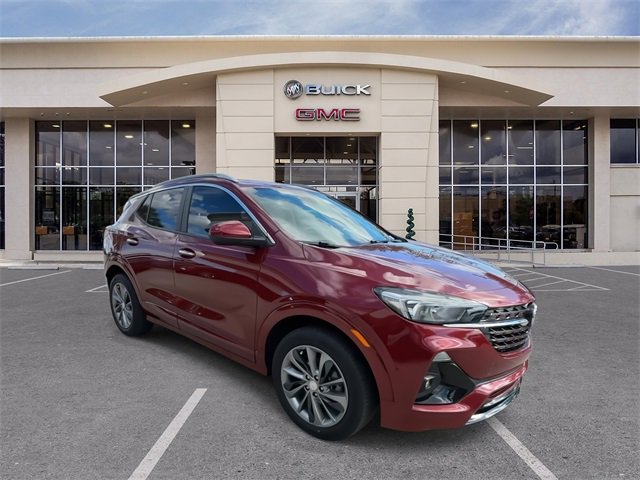 Used 2023 Buick Encore GX Select w/ Sport Touring Package image 2