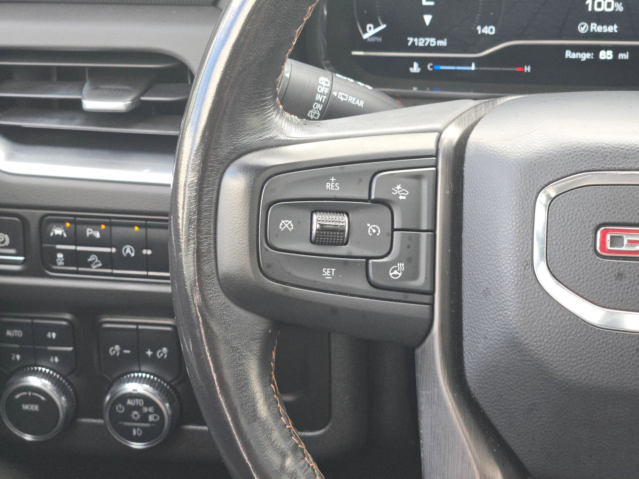 Used 2023 GMC Yukon AT4 image 23