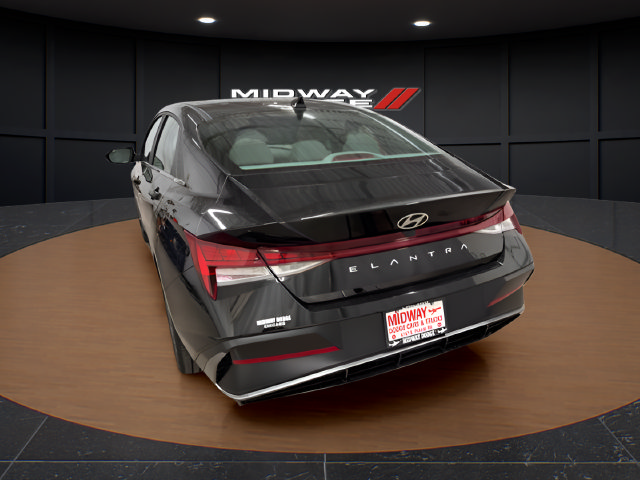 Used 2025 Hyundai Elantra SEL FWD image 6