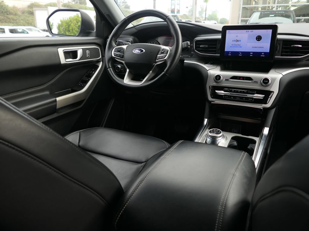 Used 2021 Ford Explorer XLT w/ Equipment Group 202A image 25