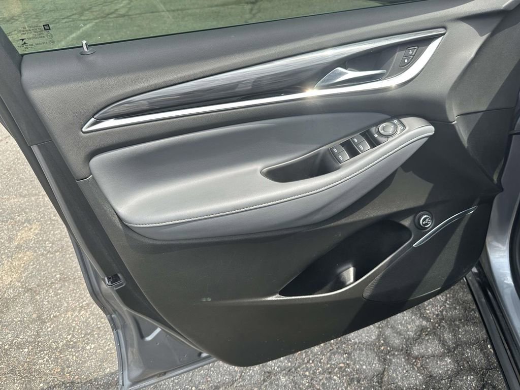 Used 2020 Buick Enclave Essence w/ Trailering Package, 5000 lbs. FWD image 15