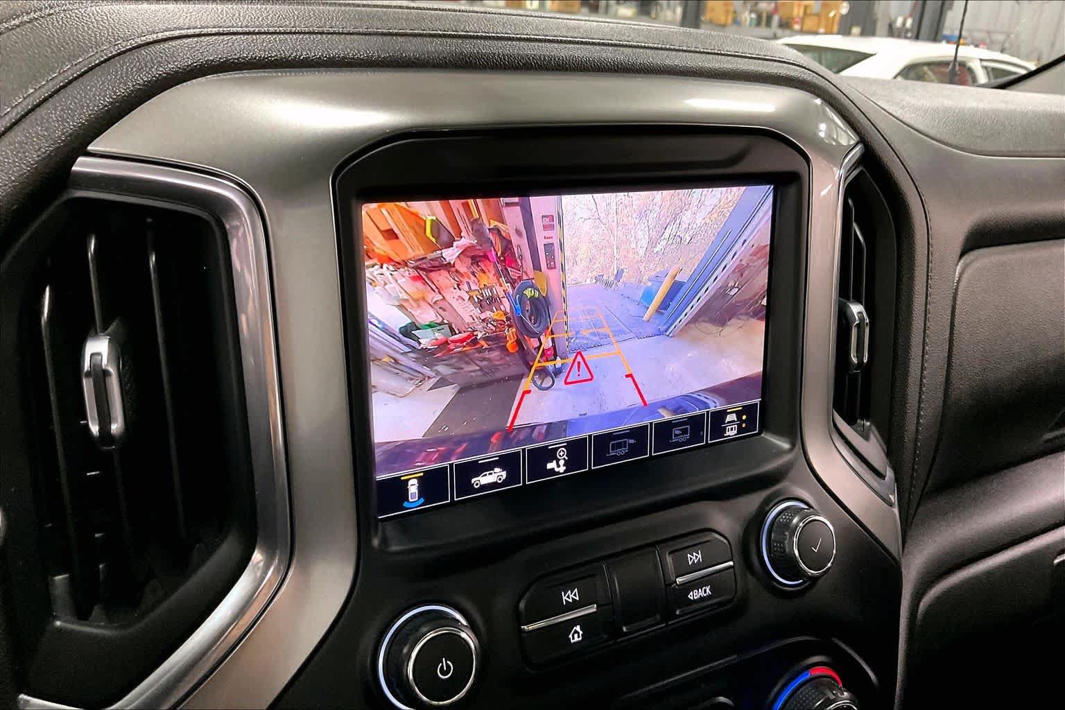 Used 2020 Chevrolet Silverado 1500 LT Trail Boss w/ Midnight Edition AWD/4WD image 27