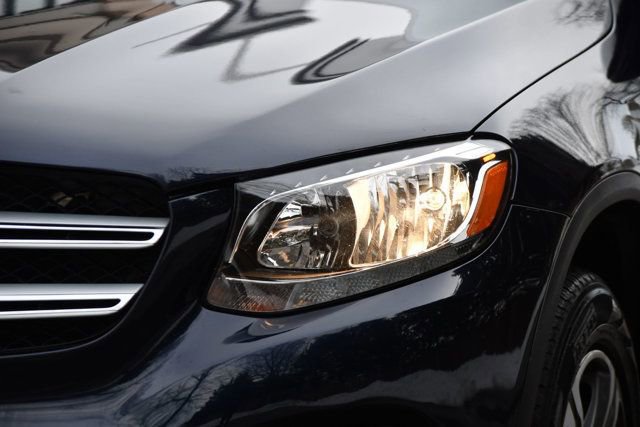 Used 2018 Mercedes-Benz GLC 300 GLC 300 4MATIC SUV w/ Multimedia Package image 5