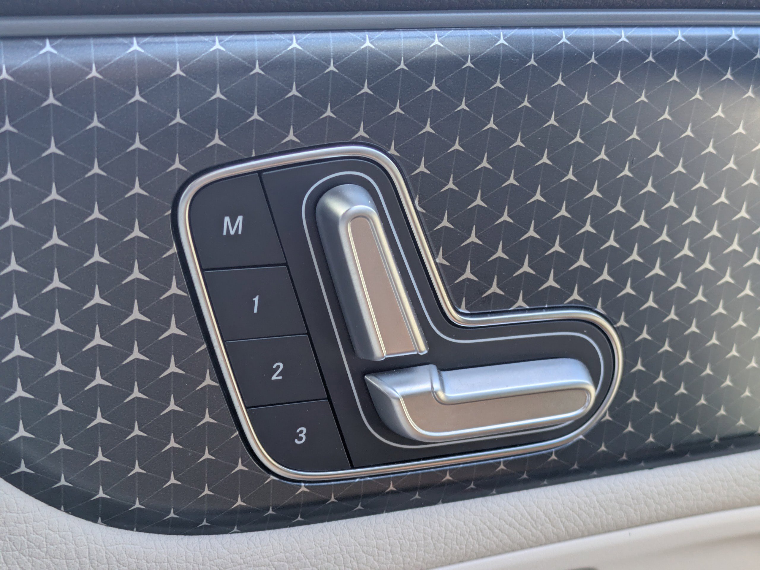 Certified 2025 Mercedes-Benz GLA 250 image 24