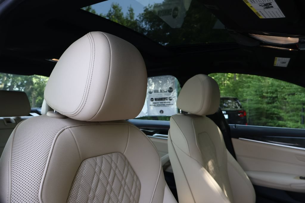 Used 2023 BMW 530i w/ Premium Package RWD image 44
