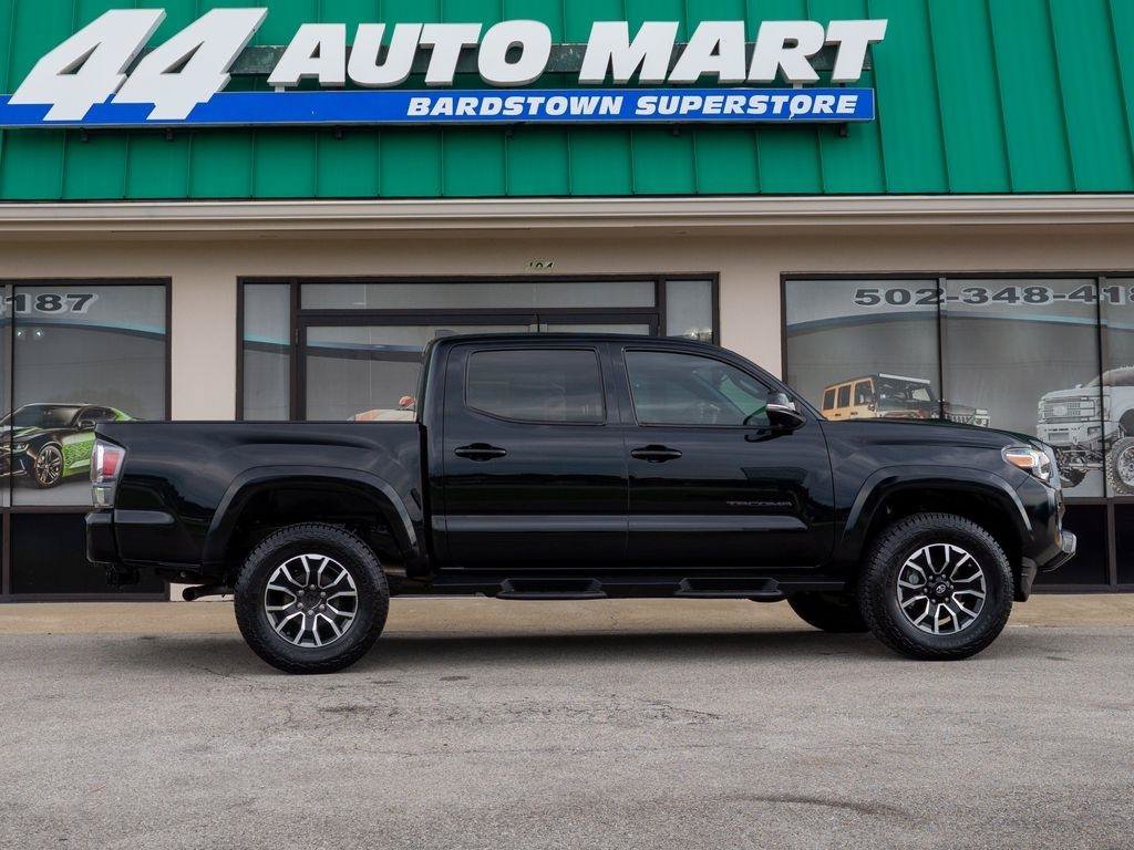 Used 2020 Toyota Tacoma TRD Sport RWD image 2