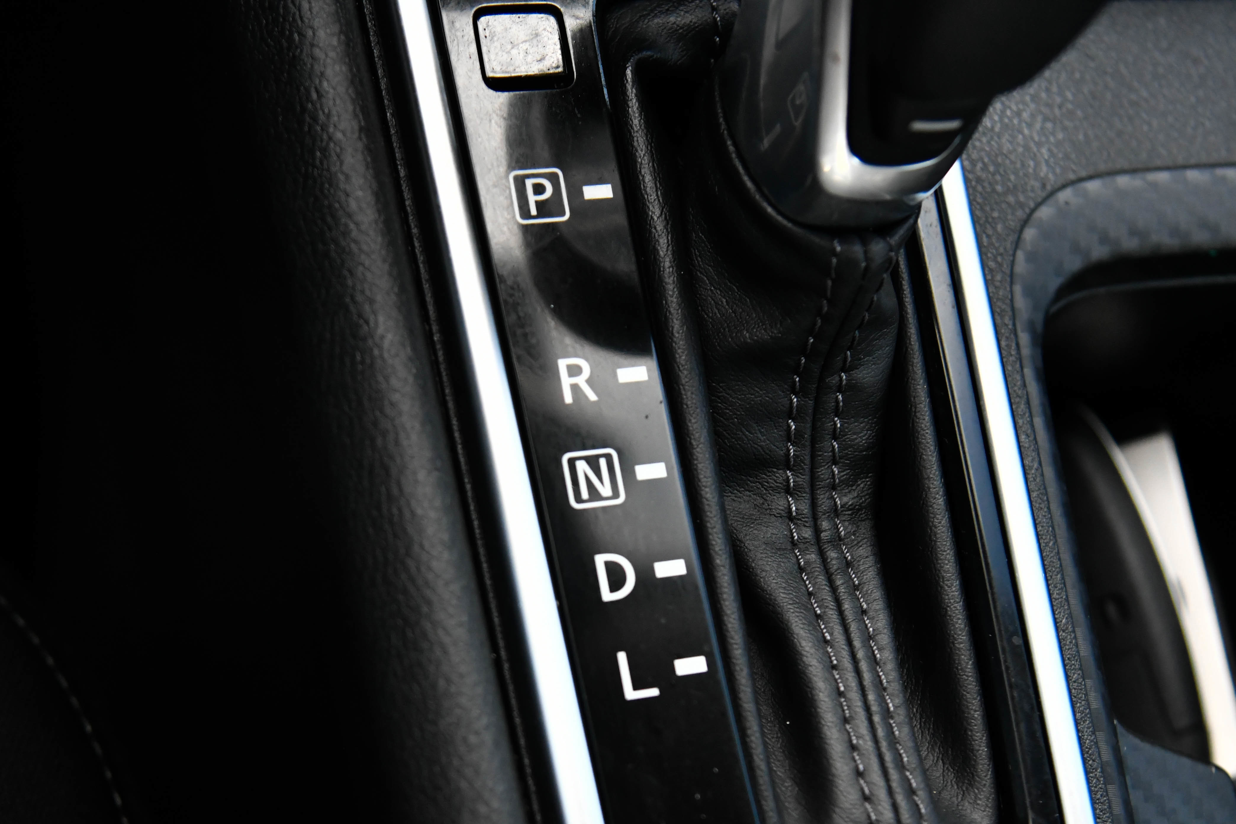 Used 2024 Nissan Sentra SV FWD image 22