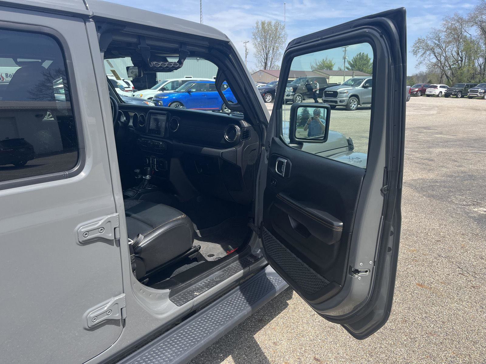 Used 2022 Jeep Gladiator Overland AWD/4WD image 40