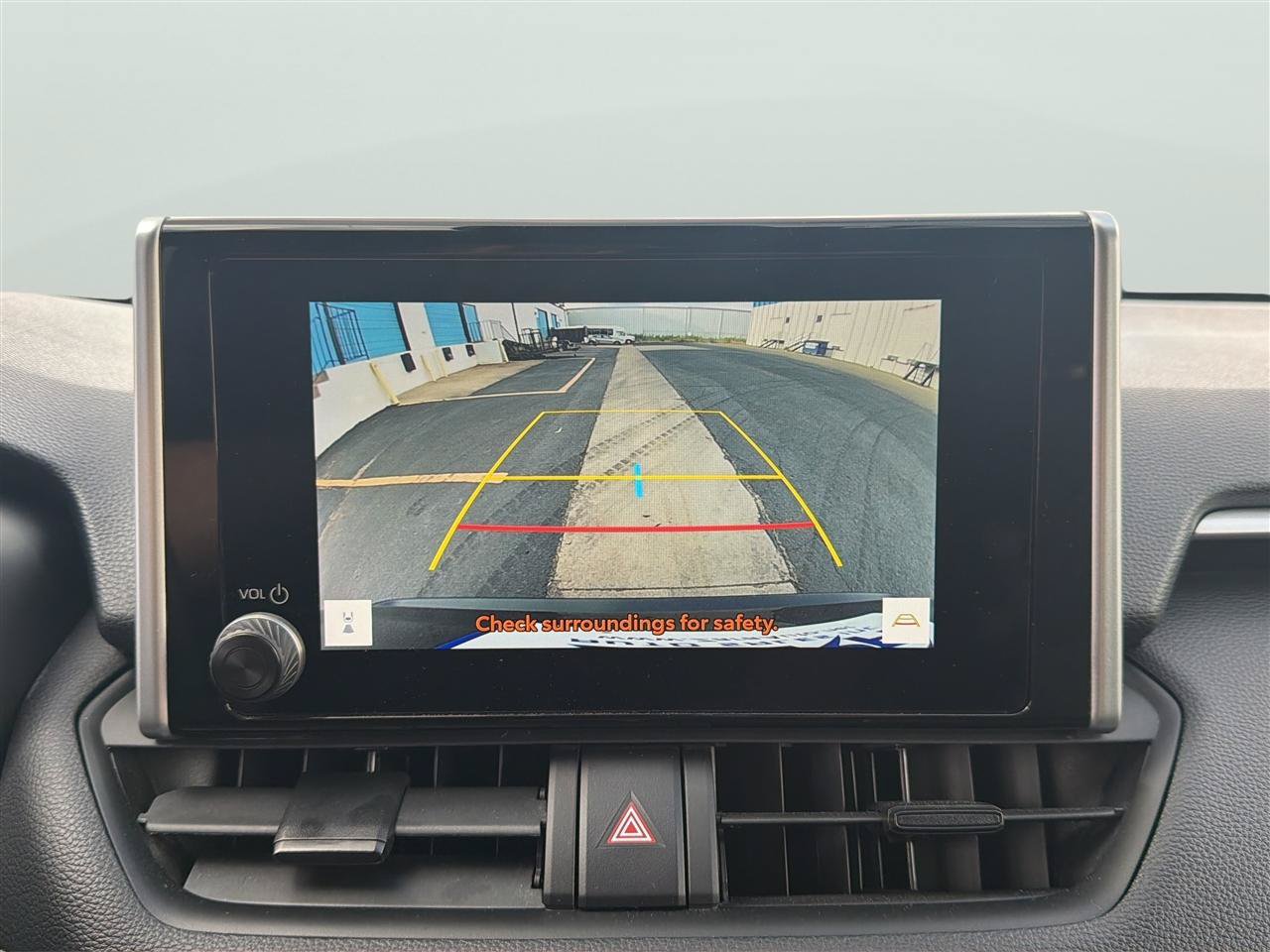 Used 2025 Toyota RAV4 XLE FWD image 25