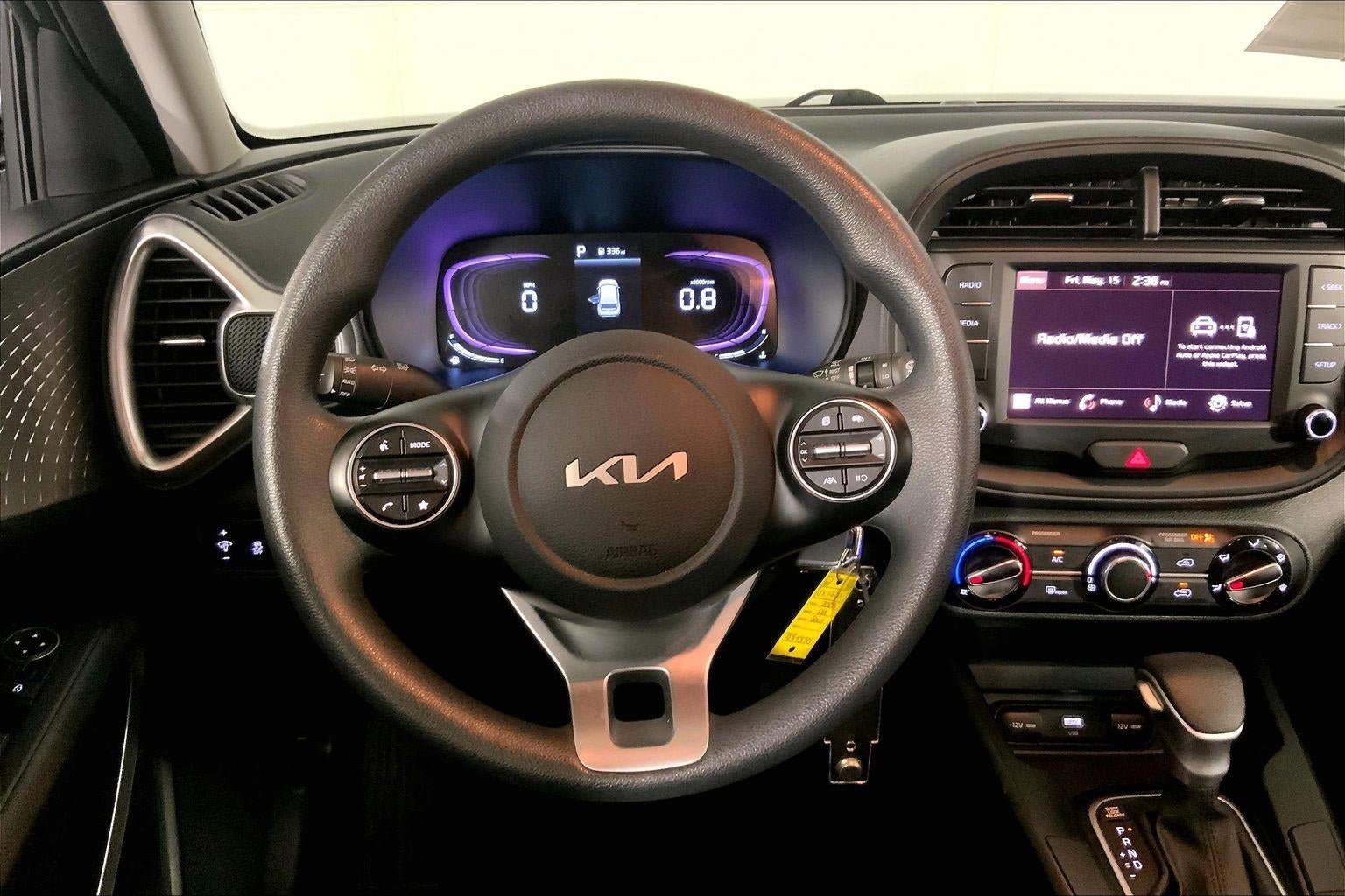 Used 2025 Kia Soul LX w/ LX Technology Package FWD image 5