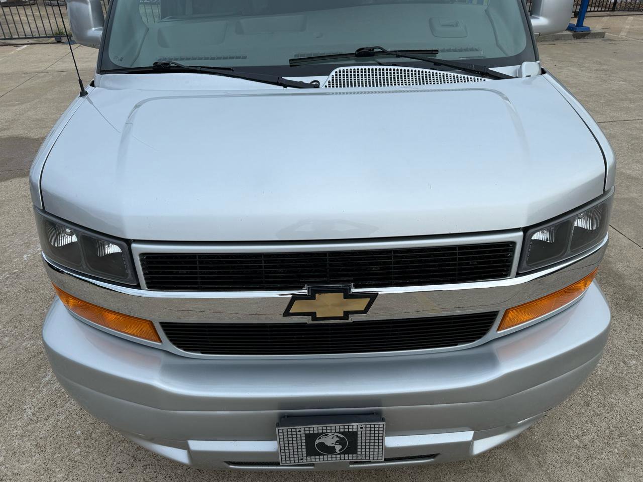 Used 2022 Chevrolet Express 2500 Extended w/ Enhanced Convenience Package image 10
