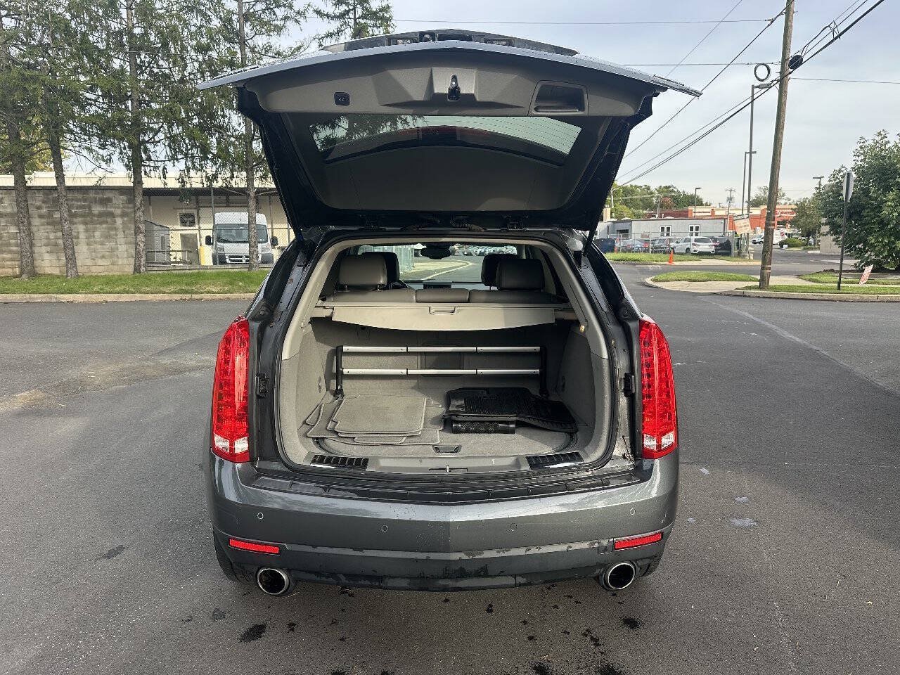 Used 2012 Cadillac SRX Luxury FWD image 6