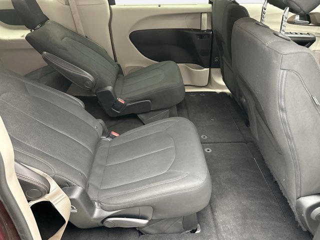 Used 2018 Chrysler Pacifica Touring Plus image 17