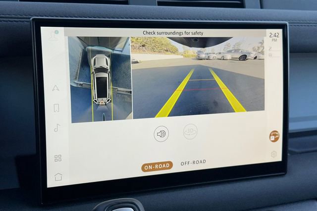 Certified 2023 Land Rover Defender 130 X-Dynamic SE image 19