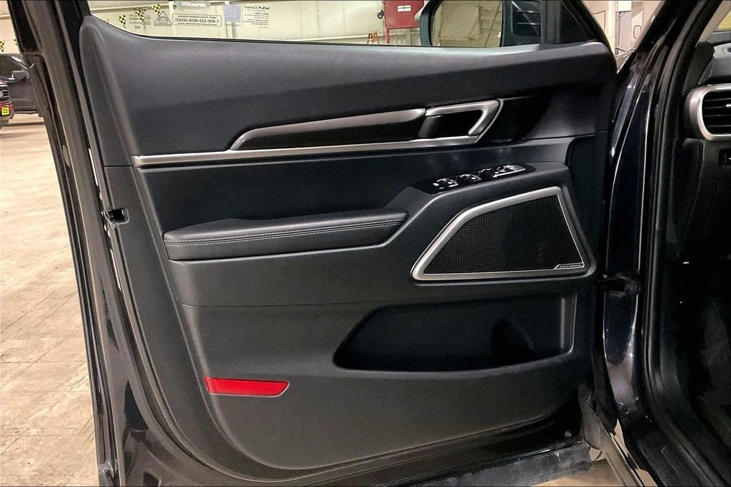 Used 2025 Kia Telluride S image 22