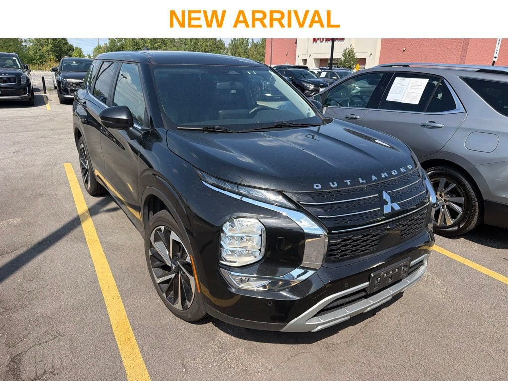 Used 2024 Mitsubishi Outlander SE