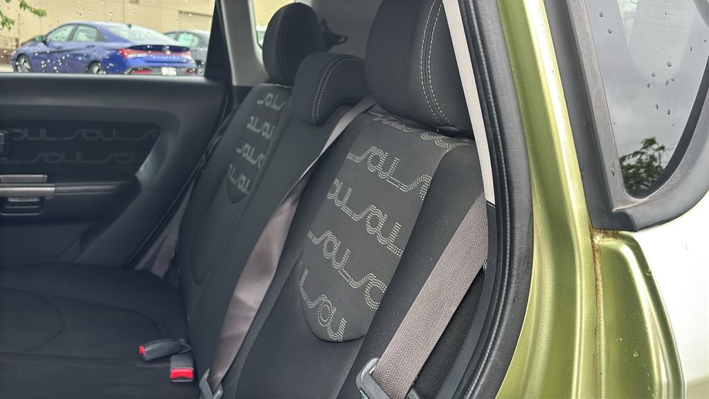 Used 2013 Kia Soul + FWD image 28